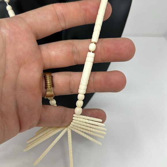 Tribal Carved bones necklace - Picture 3 of 3